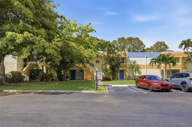 Building Photo - 183 Lakeview Dr
