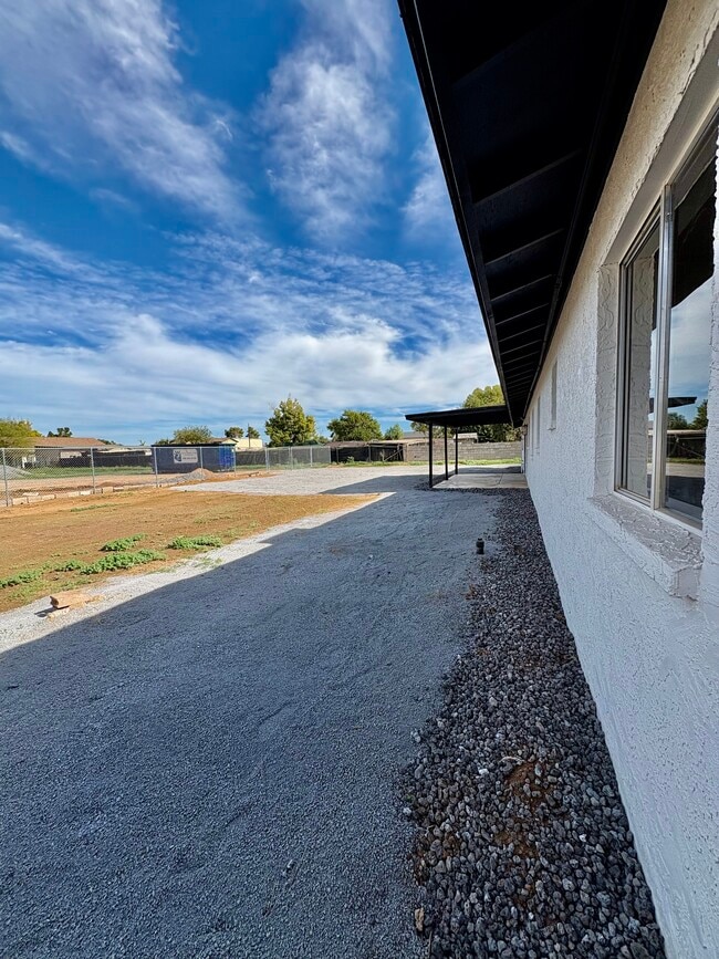 Building Photo - 17220 E Desert Ln