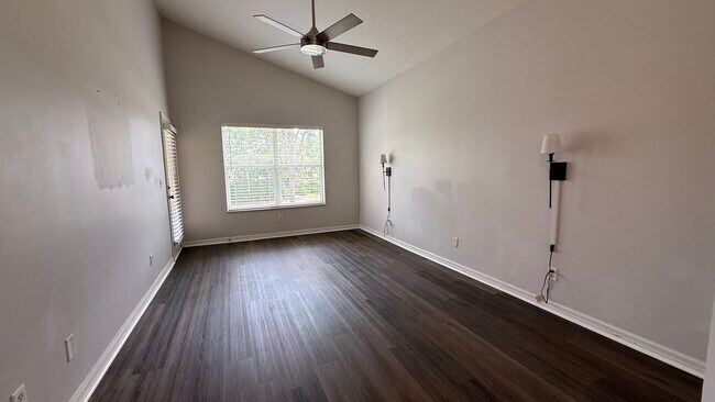 Building Photo - 10049 Perfect Dr