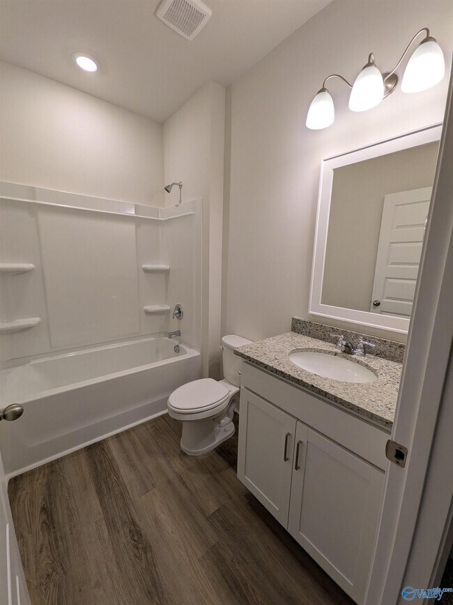 Building Photo - 336 Jackson Pt Cir