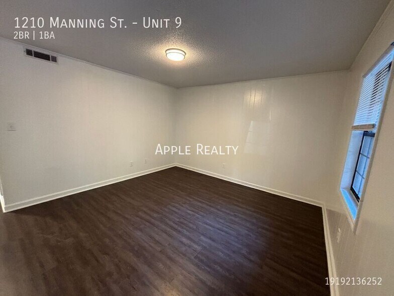 Primary Photo - 1210 Manning St