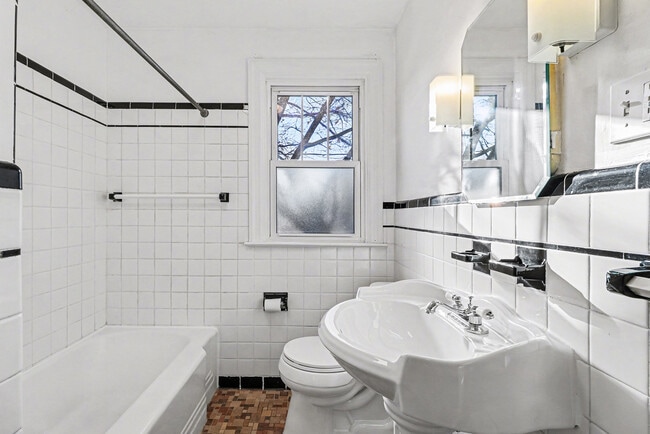 Building Photo - 41 S 27th St