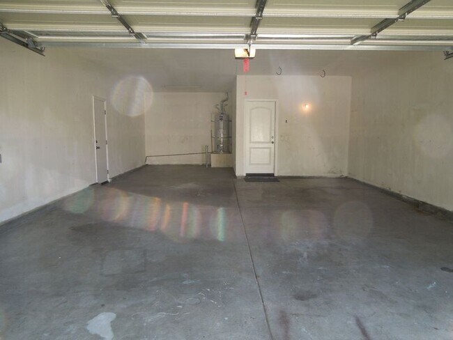 Building Photo - 39288 Half Moon Cir