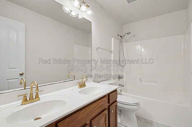 Building Photo - 7864 Whispering Wood Dr