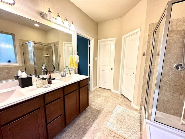Building Photo - 8803 Adrienne Dr
