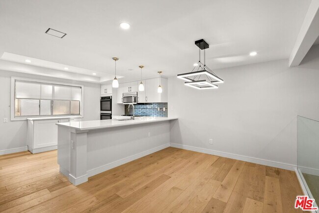 Building Photo - 4771 La Villa Marina