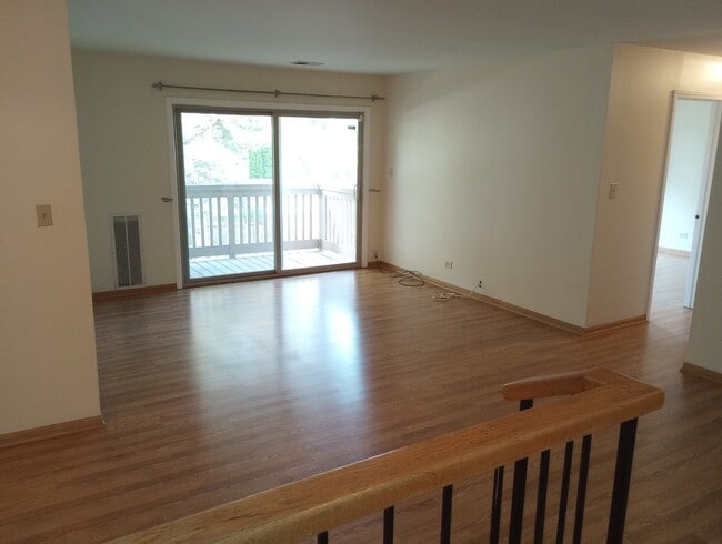 Building Photo - 826 Knottingham Dr