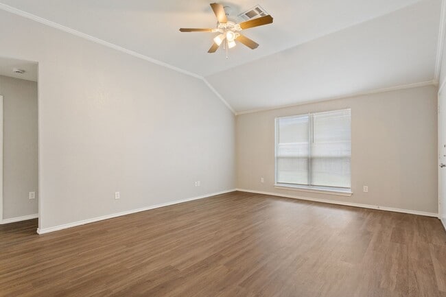 Building Photo - Perfect Family Home in China Spring ISD