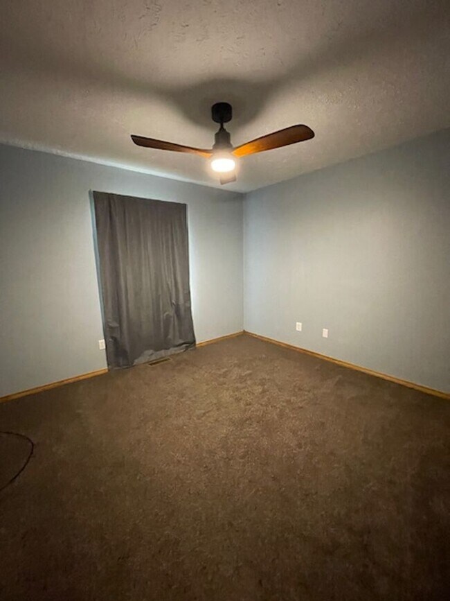 Building Photo - This All Brick home is Located in Orchard Crest West!