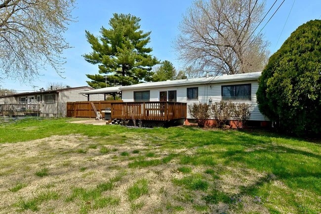 Building Photo - 980 Manresa Ln