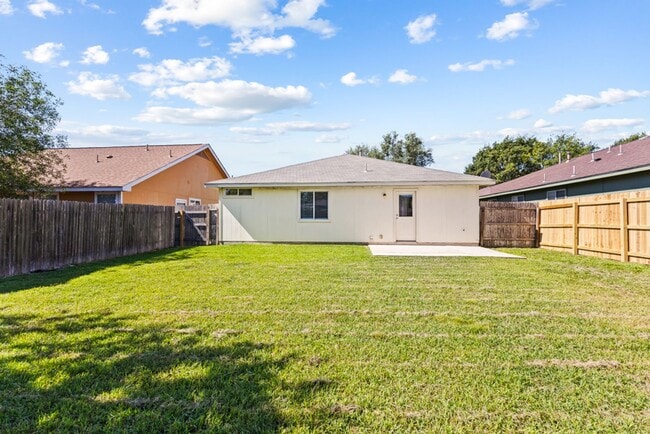 Building Photo - 8519 Snakeweed Dr