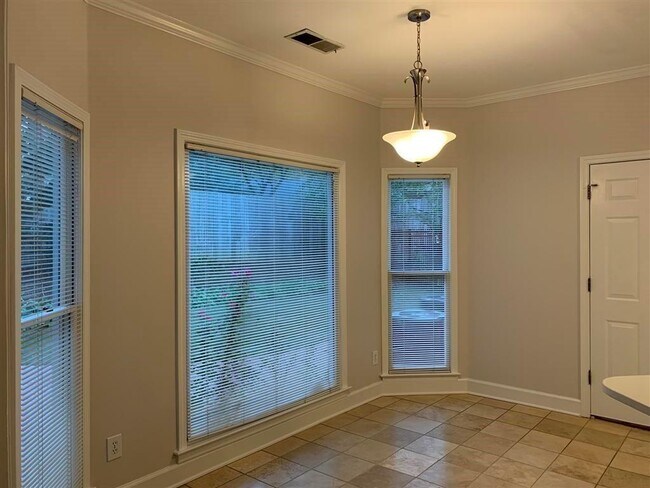 Building Photo - 2154 Chartley Pl