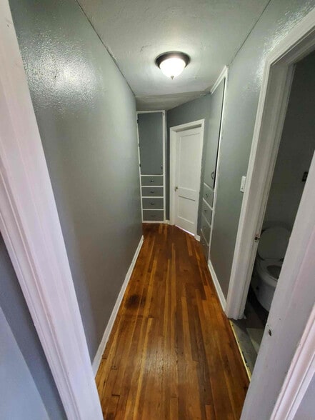 Building Photo - 1606 NW Floyd Ave