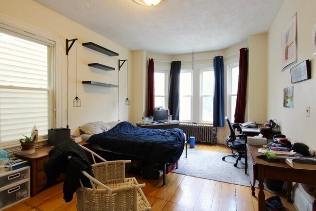 Building Photo - 34 Essex St