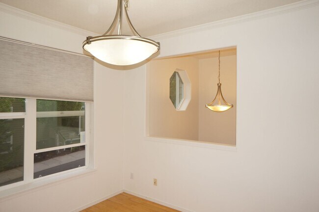 Building Photo - 2738 NW Kennedy Ct