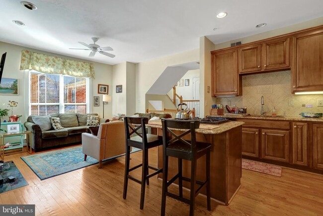 Building Photo - 5257 Bessley Pl