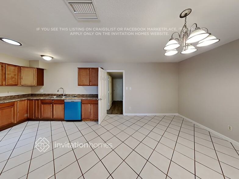 Building Photo - 17846 N 34th Dr