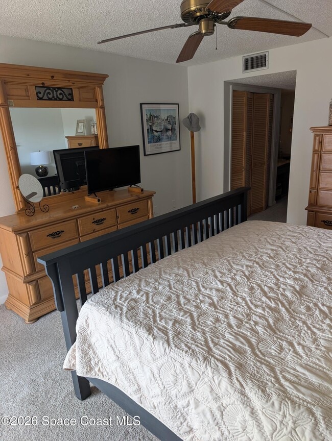 Building Photo - 8494 Ridgewood Ave