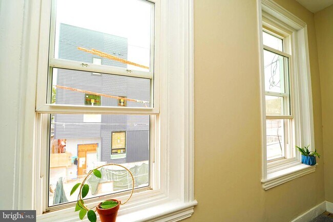 Building Photo - 1847 E Harold St