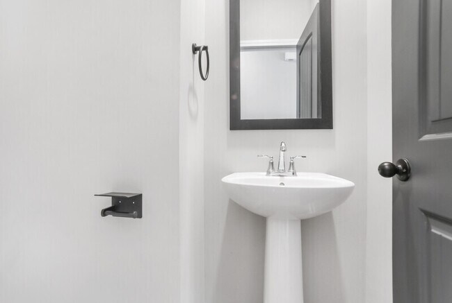 Building Photo - 7122 Chara Ln