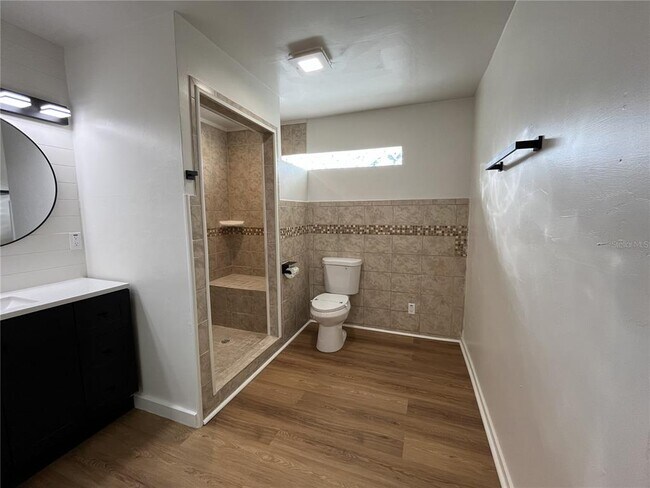 Building Photo - 1405 SE 4th Ave