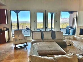 Building Photo - 3046 W Salvia Dr