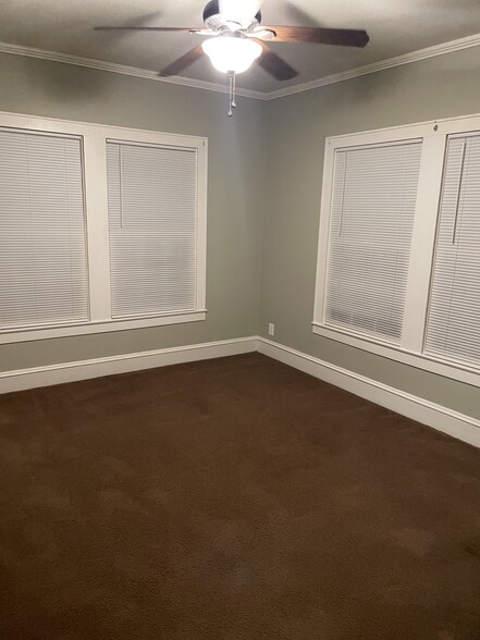 Master bedroom - 211 Davis St