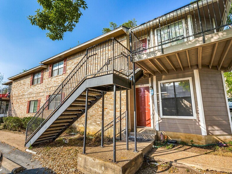 Building Photo - 2913 Pearl St