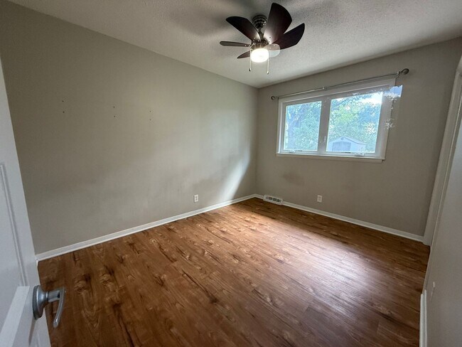 Building Photo - Charming 3 Bed, 1 Bath Home in Quiet Bette...