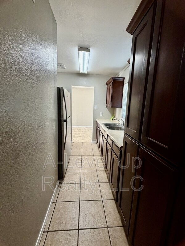 Building Photo - 2705 S Monterey Vista