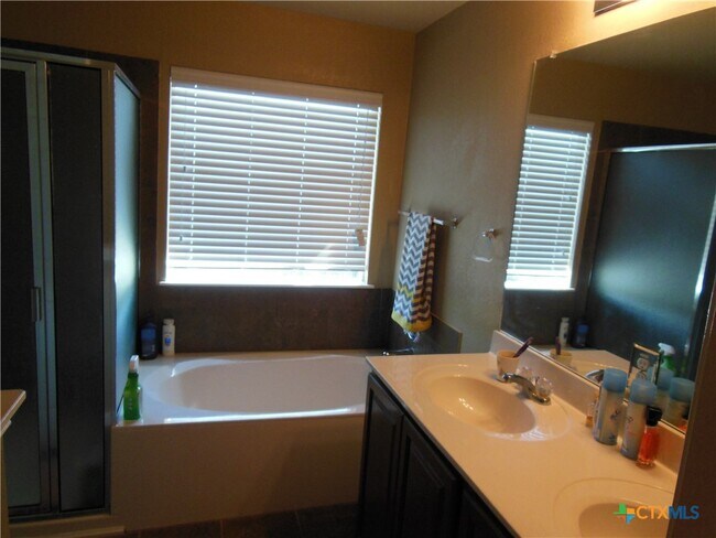 Building Photo - 2147 Brinkley Dr