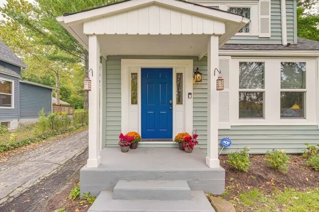 Building Photo - 1518 Riverside Ave