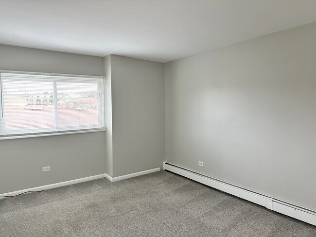 Building Photo - 8656 84th Ct