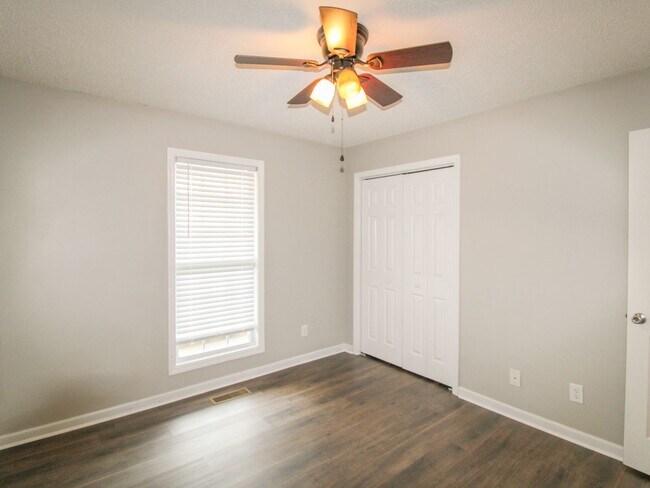 Building Photo - Nice Rental in Athens City!