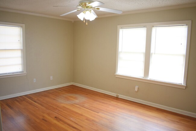 Building Photo - Super Cute 2 Bedroom Home in Tech Terrace!