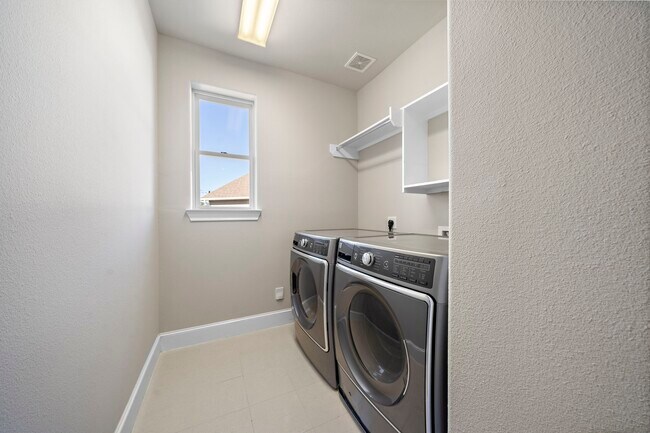 Building Photo - 4533 Polk St