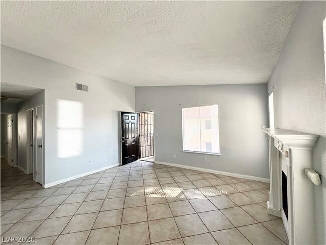 Building Photo - 5096 Spencer St