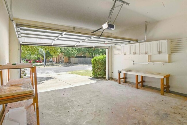 Building Photo - 17504 Lake Pines Dr