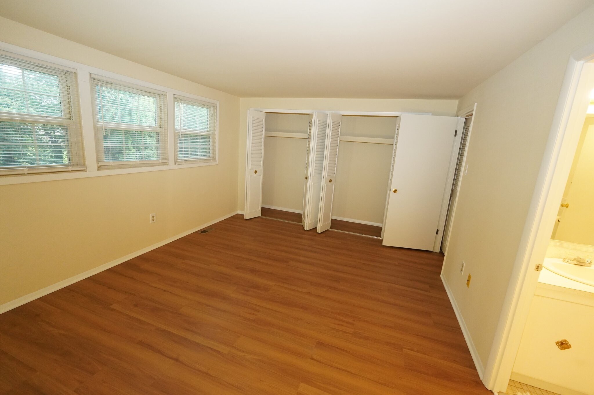Building Photo - 691 Towne Center Dr