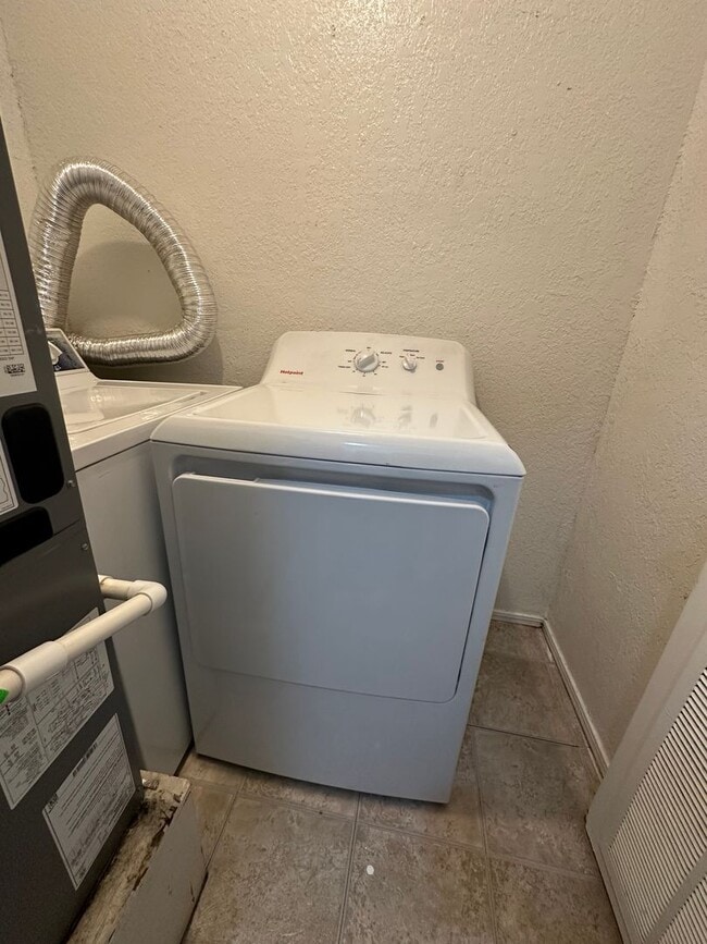 Building Photo - 1311 Eastgate Dr