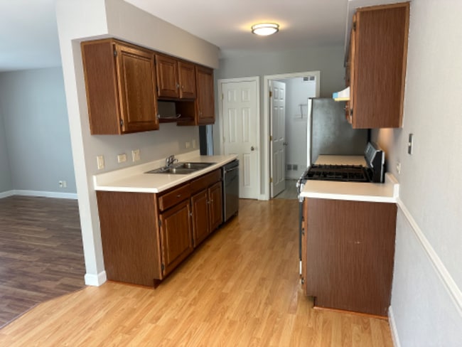 Building Photo - 425 Fernwood Ct