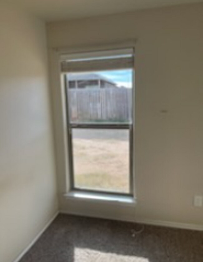 Building Photo - House For Lease in Odessa