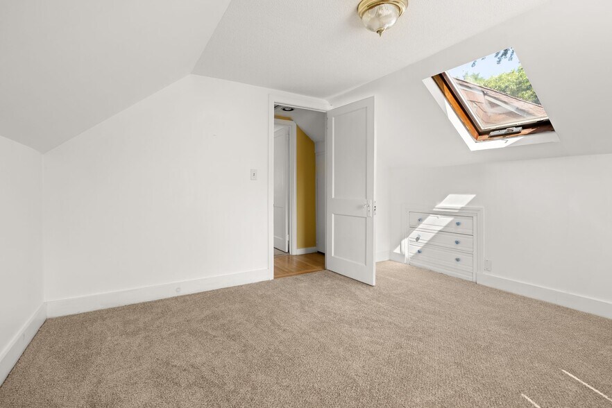 Building Photo - 89 Campbell Ave