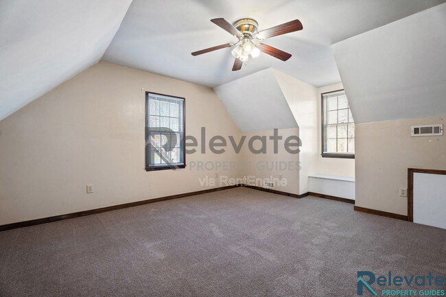 Building Photo - 4005 Peregrine Rd