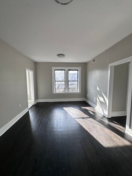 Building Photo - 1003 S Orange Ave