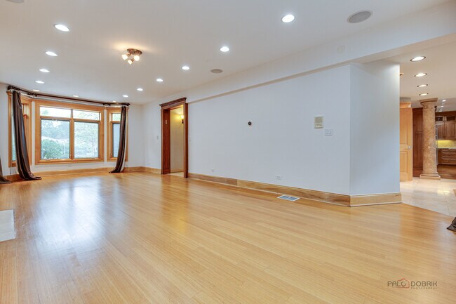 Building Photo - 339 Taft Ct