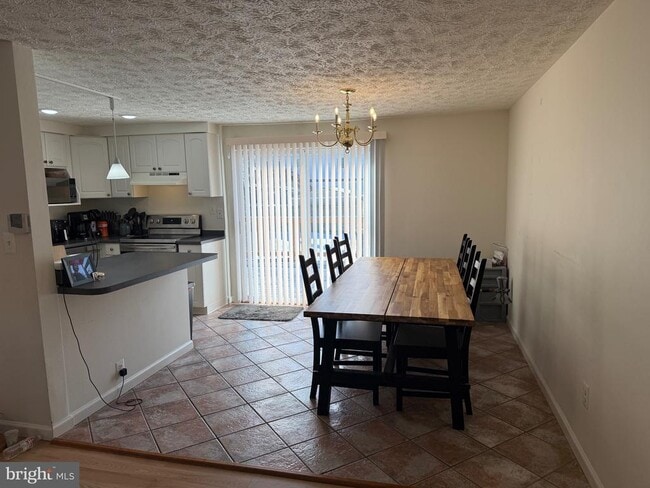 Building Photo - 8291 Raindrop Way