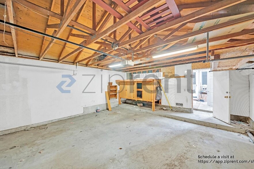 Building Photo - 12526 Pinehurst St