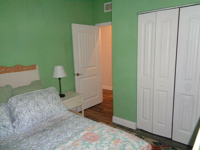 Building Photo - 2626 Webb Ave