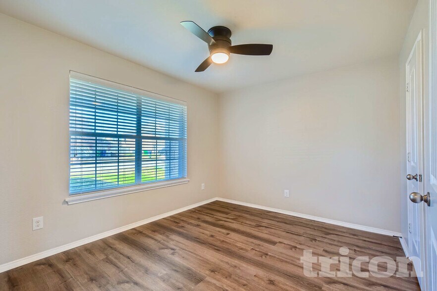 Building Photo - 208 Silver Spur Dr